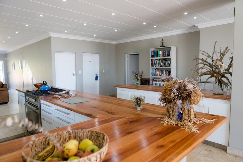 6 Bedroom Property for Sale in Walmer Estate Western Cape